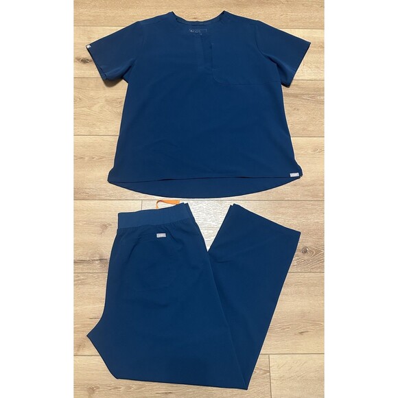Women’s Figs Scrub Set Deep Reef Blue Limited Top & Livingston Pants XXL EUC! - Picture 6 of 6